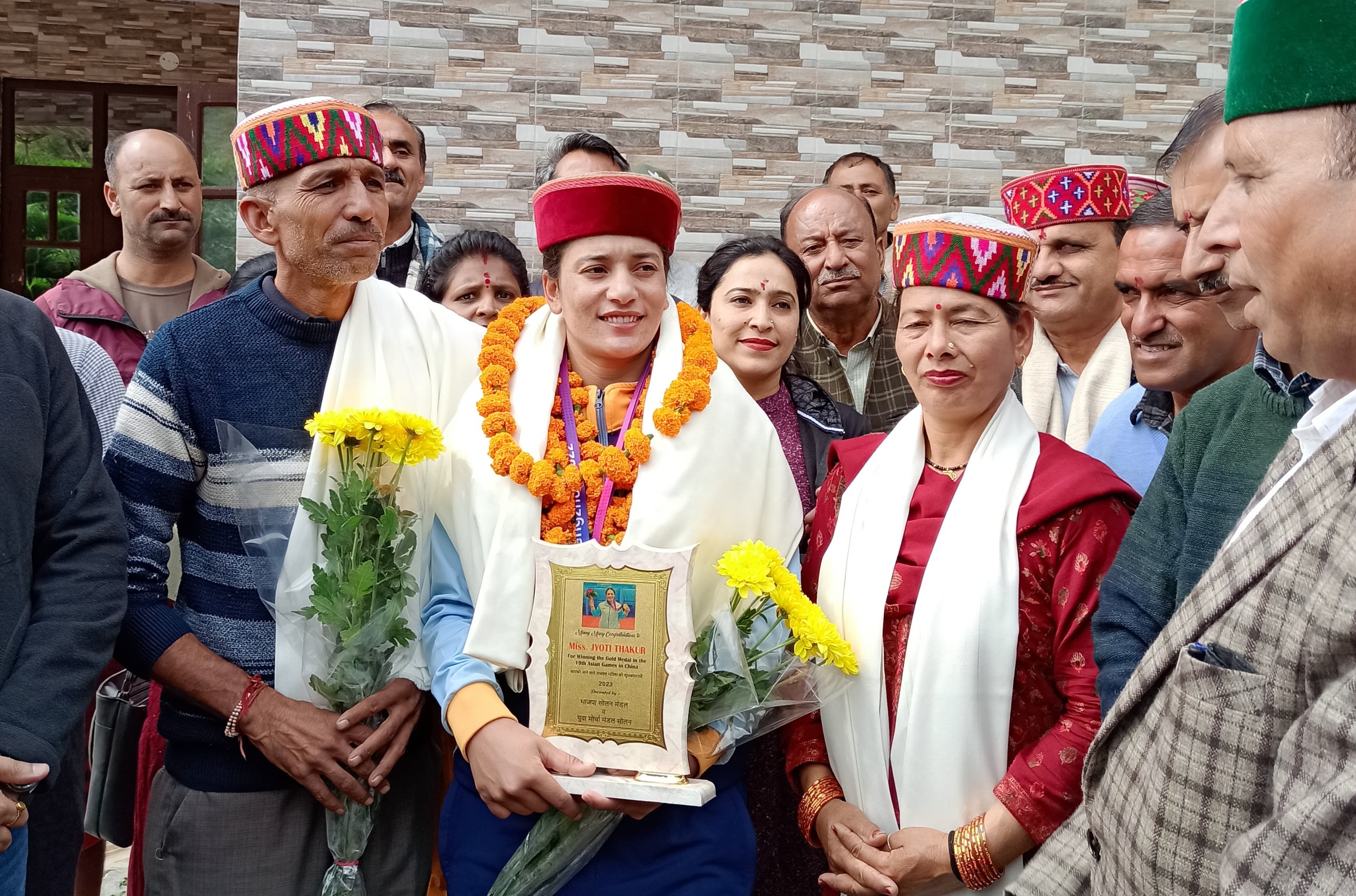 BJP honored Kabaddi Player Jyoti Thakur in Solan