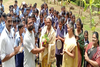 മൈക്കിൾസ് സ്കൂളിലെ വിദ്യാർത്ഥികളുടെ ലോക ഭക്ഷ്യ ദിനാചരണം  World Food Day 2023  ഭക്ഷ്യദിനം  ലോക ഭക്ഷ്യ ദിനം  ലോക ഭക്ഷ്യ ദിനം 2023  World Food Day  World Food Day celebration  World Food Day celebration at school  സെന്‍റ് മൈക്കൾ ഹയർ സെക്കൻഡറി സ്‌കൂൾ കടുത്തുരുത്തി  സെന്‍റ് മൈക്കിൾസ് സ്‌കൂൾ കടുത്തുരുത്തി  St Michaels School Kaduthuruthy