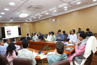 महाकुंभ की तैयारियों को लेकर नगर विकास मंत्री एके शर्मा की समीक्षा बैठक.
