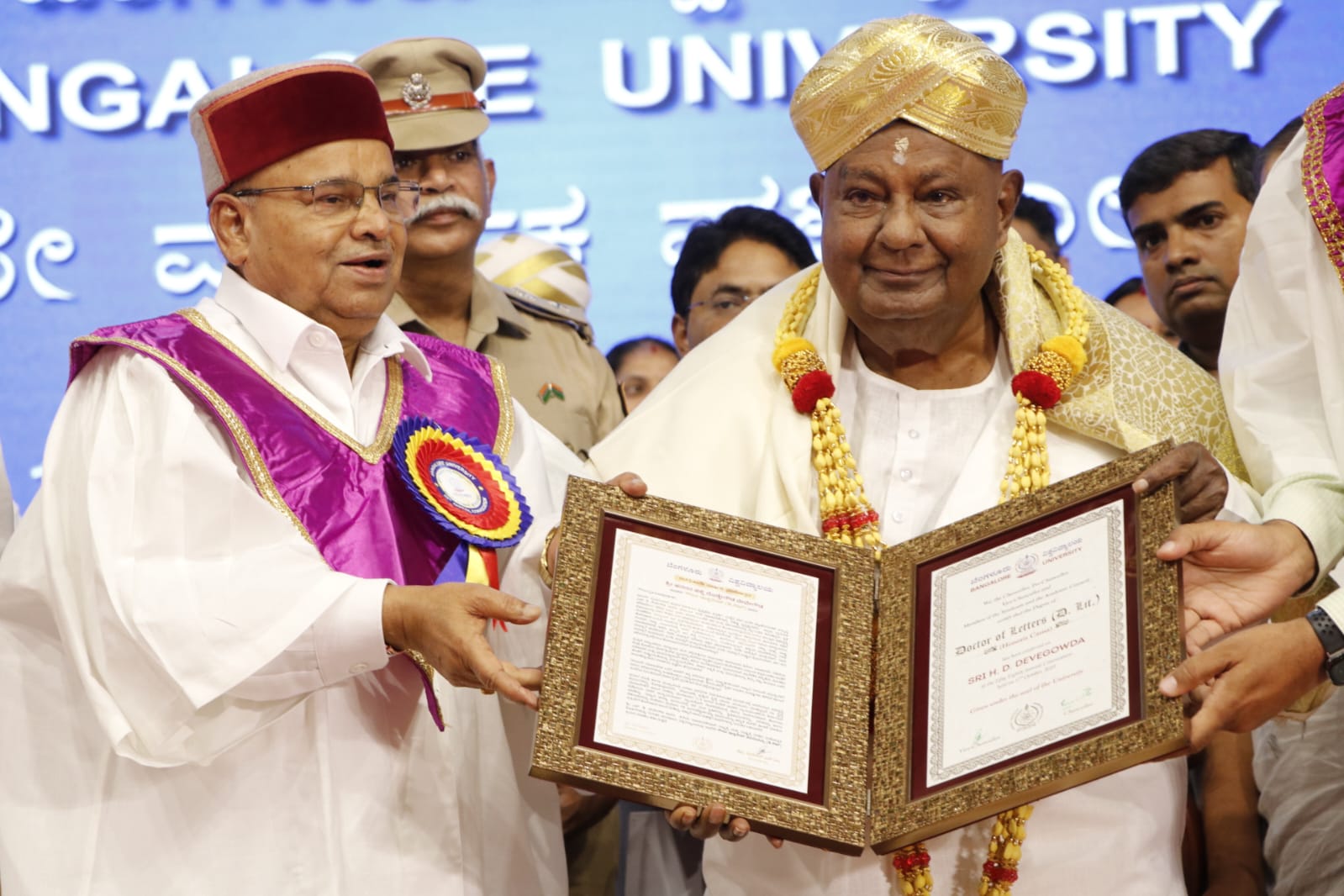 ಹೆಚ್​ಡಿ ದೇವೇಗೌಡರಿಗೆ ಗೌರವ ಡಾಕ್ಟರೇಟ್​ ಪದವಿ ಪ್ರಧಾನ