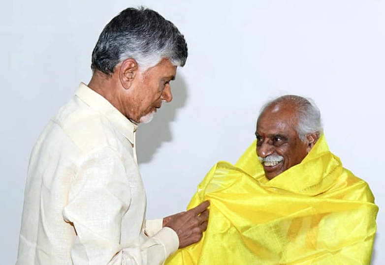 Haryana Governor Bandaru Dattatreya Garu being felicitated by Andhra Pradesh Chief Minister N Chandrababu Naidu during his visit to Undavalli in Vijayawada on July 23, 2024.