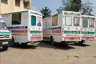 ambulance-drivers-and-medical-technicians-on-strike-in-koderma