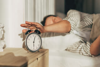 Tips to avoid excessive sleepiness during the daytime.