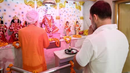 Rahul Gandhi offers prayers at Maharishi Valmiki Temple