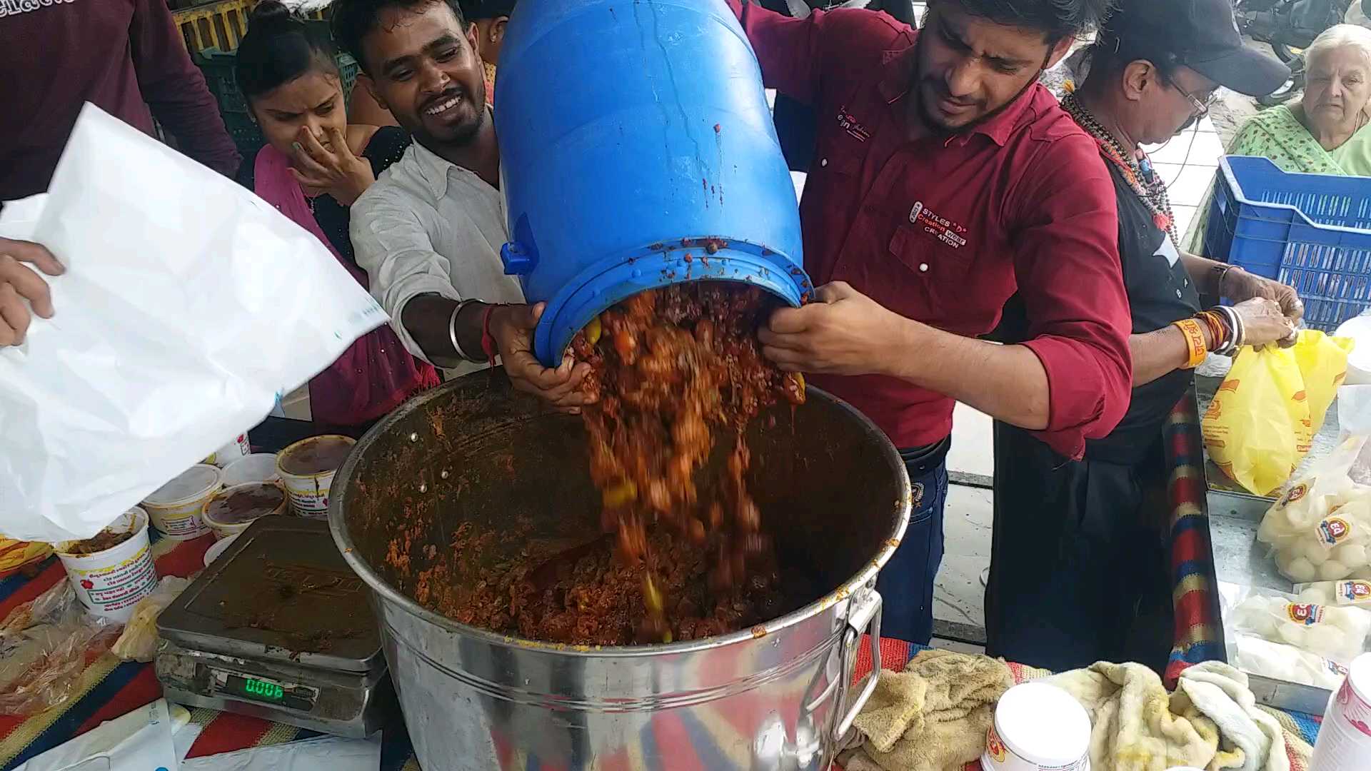 દરવર્ષે શરદપૂનમે ઊંધિયું ખાવાની પરંપરા