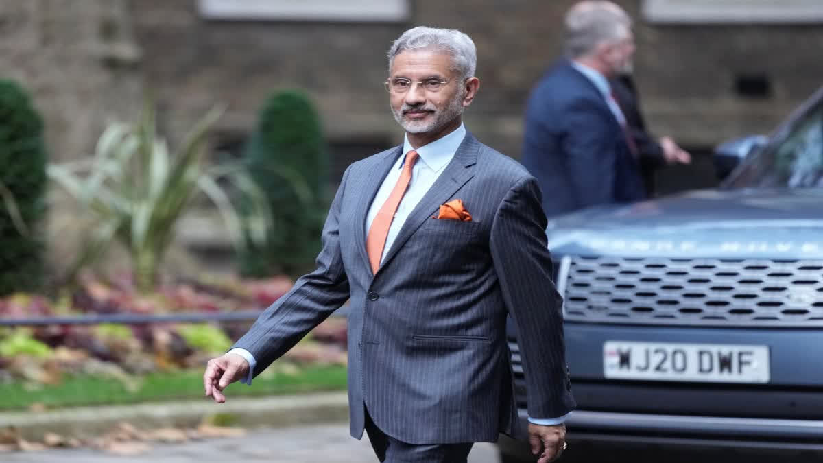 jaishankar on russian oil imports  india minister credits his country  softening global oil markets with russian imports  Subrahmanyam Jaishankar  EAM jaishankar  EAM Jaishankar On Russian Oil Imports  ರಷ್ಯಾದಿಂದ ತೈಲ ಖರೀದಿ  ಅಂತರಾಷ್ಟ್ರೀಯ ಮಾರುಕಟ್ಟೆಯಲ್ಲಿ ಬೆಲೆ ಏರಿಕೆ  ಜಗತ್ತಿನ ರಾಷ್ಟ್ರಗಳು ಭಾರತಕ್ಕೆ ಧನ್ಯವಾದ ಹೇಳಬೇಕು  ರಷ್ಯಾ ಉಕ್ರೇನ್ ಯುದ್ಧ  ಕ ತೈಲ ಮತ್ತು ಅನಿಲದ ಬೆಲೆಗಳು ಏರದಂತೆ  ಅಂತಾರಾಷ್ಟ್ರೀಯ ಹಣದುಬ್ಬರವನ್ನು ನಿಯಂತ್ರ