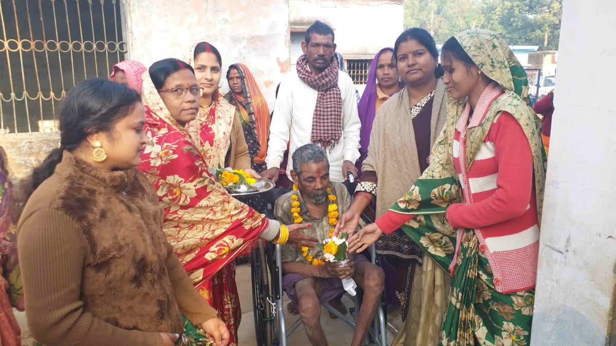 passion for voting Reached village from Kolkata to vote