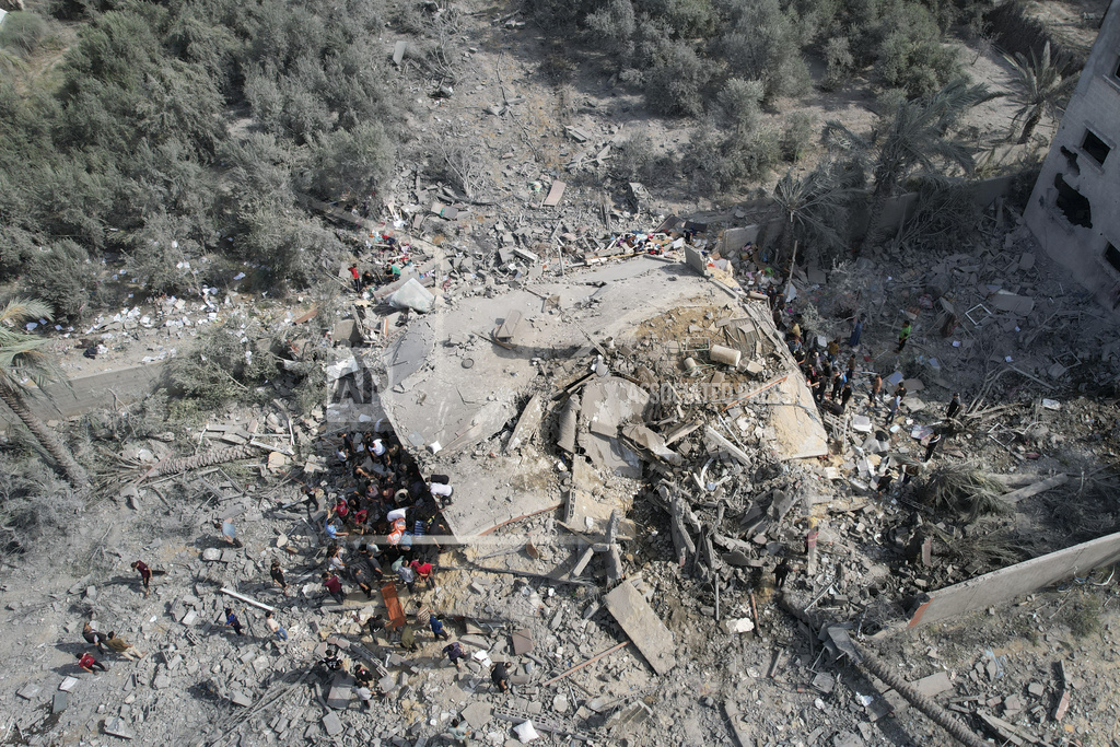 Thousands of bodies lie buried in rubble in Gaza