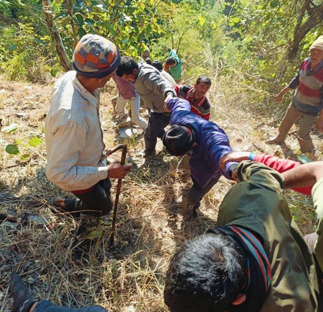 Jeep fell into ditch in Nainital