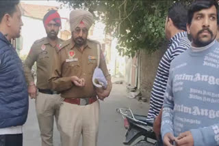 In Amritsar, robbers looted more than 4 lakh cash from an employee of a finance company