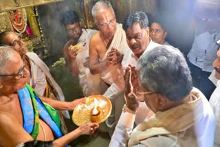 CM Siddaramaiah worship to Kademalamma Devi