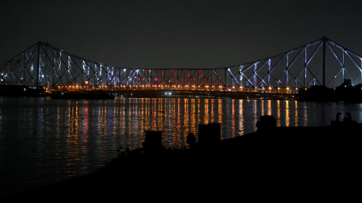 The bridge was completely closed to vehicles in both directions from 11.30 pm on November 16 to 4.30 am on November 17.