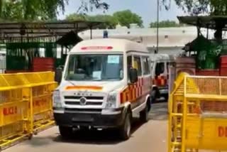 Two Groups Pause Fight To Let Ambulance Pass In Kerala, Resume Clash Afterwards