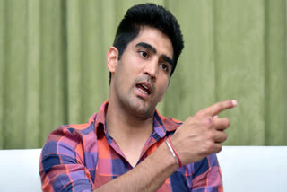 The Olympic bronze medallist Vijender Singh expressed his interest in bringing a fight to the shores of India as he challenges America's Floyd Mayweather.