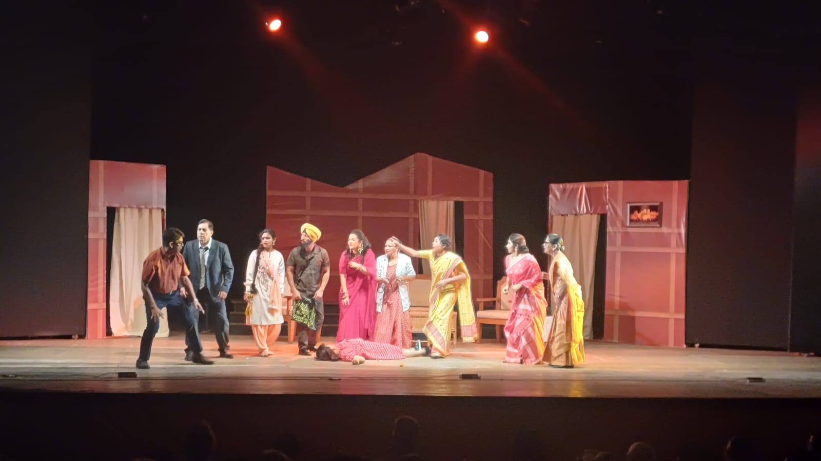 'Sorkari Investigator' drama screened at Kalakshetra