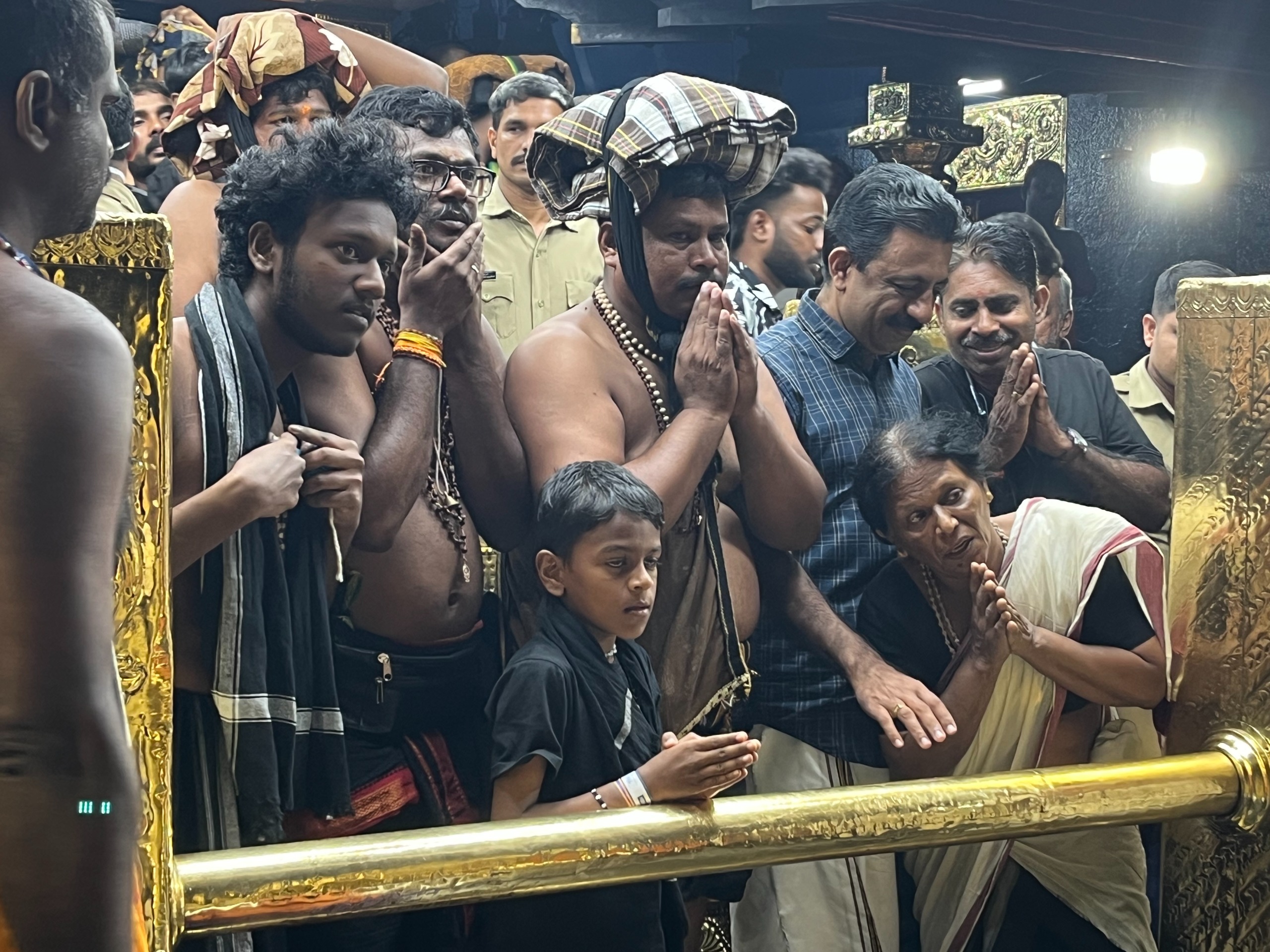 ശബരിമല  Crowd at Sabarimala  ശബരിമല തിരക്ക്  SABARIMALA NEWS UPDATES