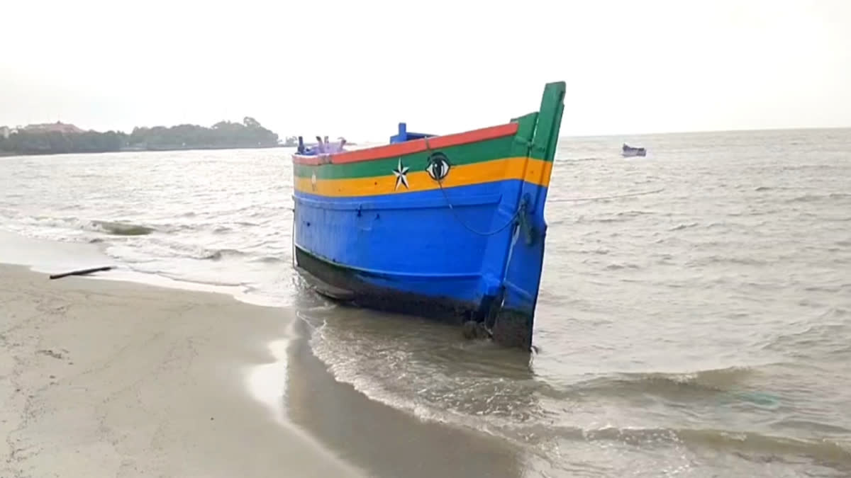 a boat that changed it direction due to strong winds in tuticorin sea area