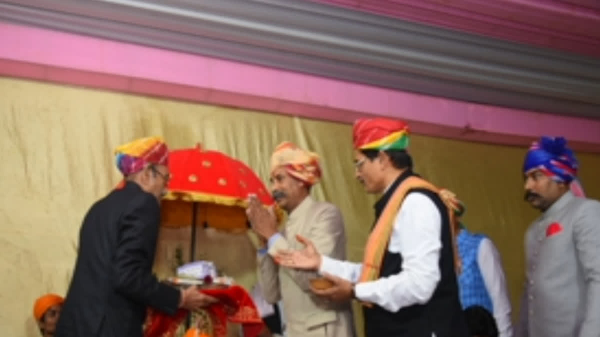 Groom father accepts Rs 1dowry in rajasthan