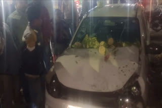 Car Hits Many People in Ramnagar