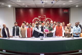 Backward Muslim Community met Akhilesh Yadav