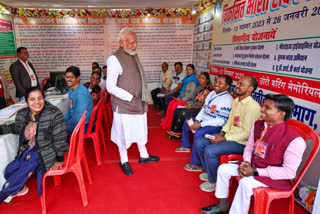 PM Modi jokes 'aapko lagega income tax bhejega Modi' during interaction with 'divyang' entrepreneur