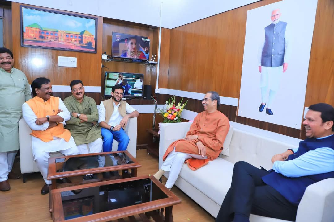 Uddhav thackeray meet Devendra Fadnavis