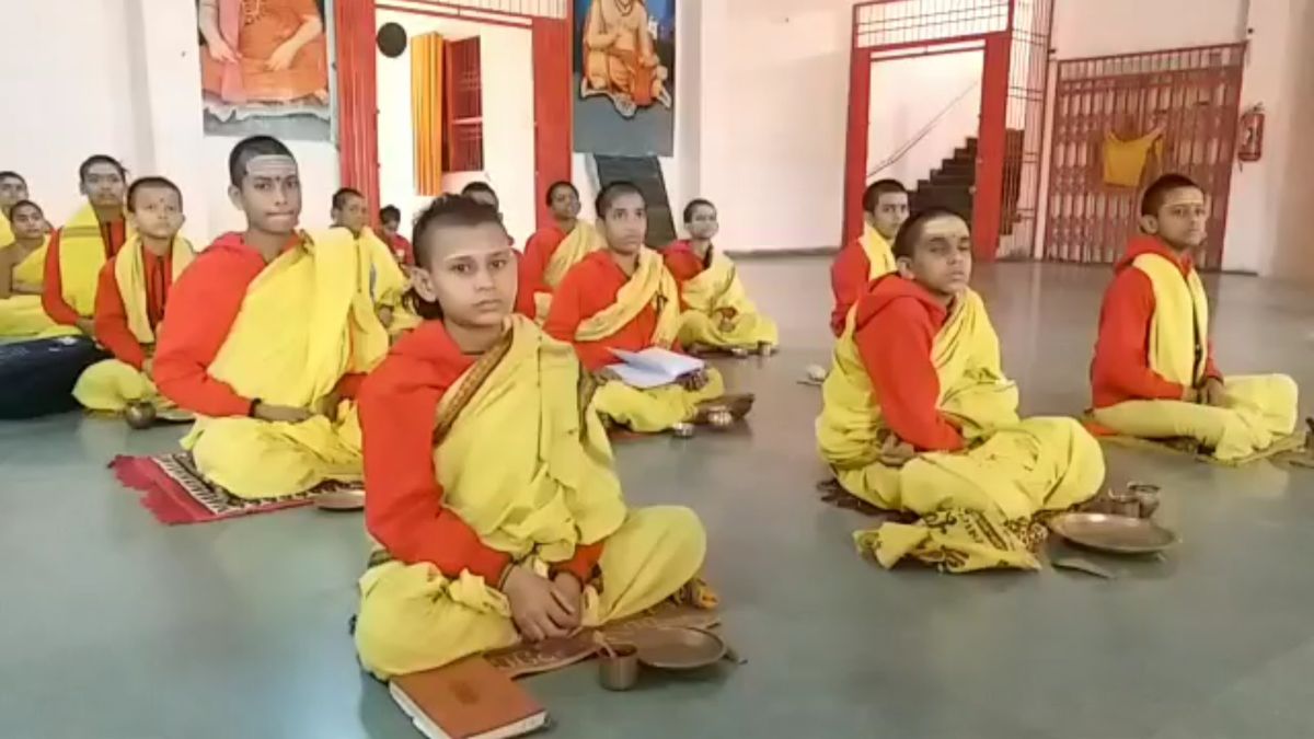 VEDIC EDUCATION IN GURUKULAM