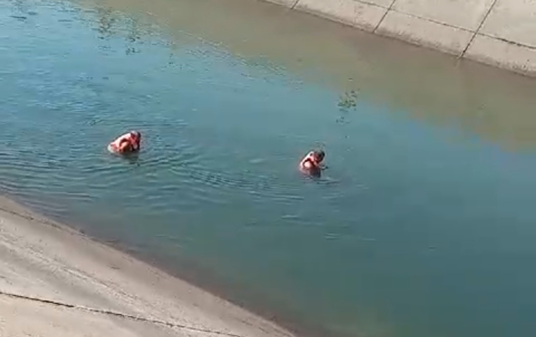 divers in tikri canal govindgarh rewa