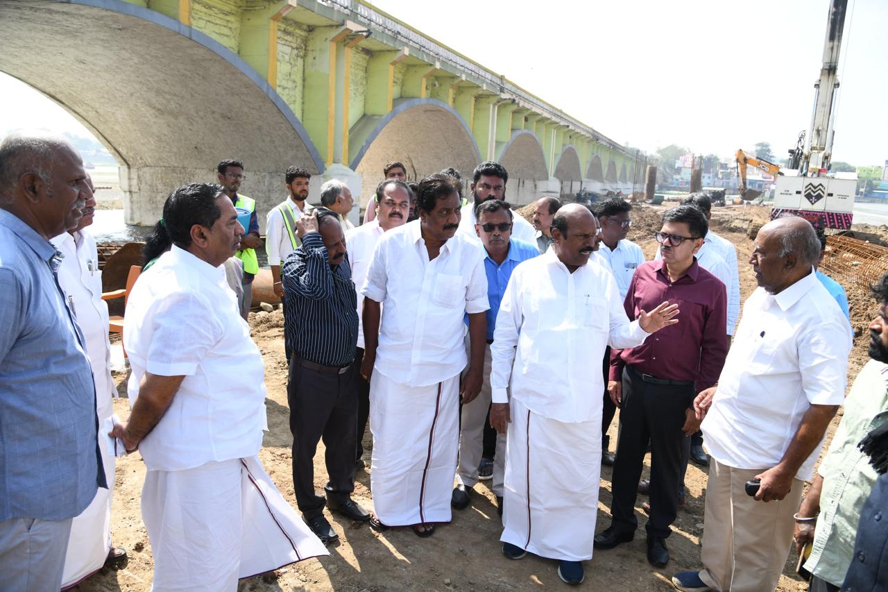 மேம்பால கட்டுமானப் பணிகளை ஆய்வு செய்த அமைச்சர் எ.வ.வேலு