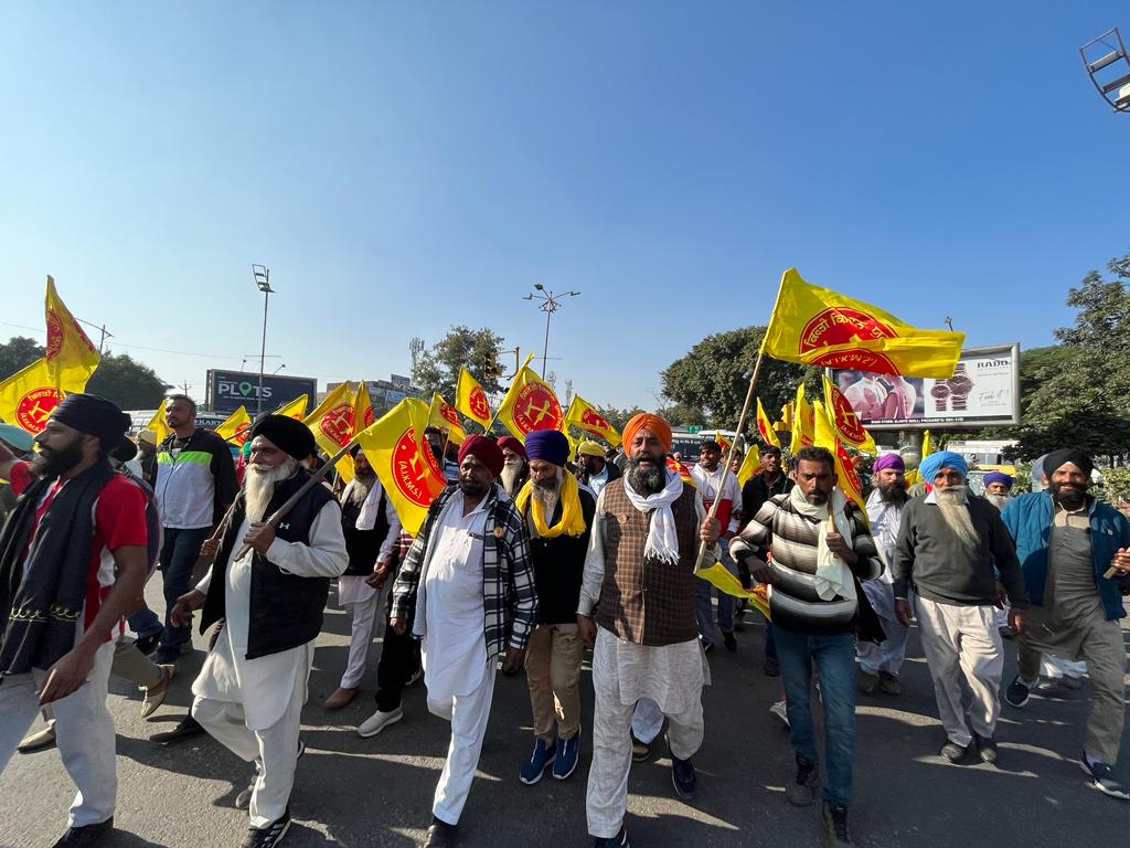 At Chandigarh farmers handed over demand letter to ADC