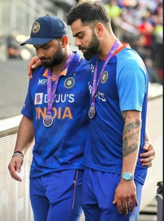 Wicketkeeper Batsman Rishabh Pant with Kohli