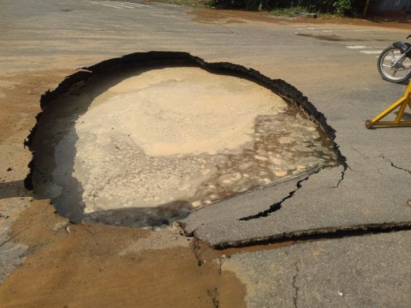 potholes on jaipur roads