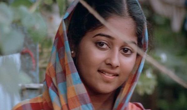 Monisha Unni death anniversary  Monisha Unni  മോനിഷയുടെ ഓര്‍മകളില്‍ മലയാള സിനിമ ലോകം  മോനിഷയുടെ ഓര്‍മകളില്‍ മലയാള സിനിമ  മോനിഷ  മോനിഷ ഉണ്ണി  മോനിഷ ഉണ്ണിയുടെ ഓര്‍മകള്‍ക്ക് 30 വയസ്സ്  മോനിഷ ഉണ്ണിയുടെ ഓര്‍മകള്‍  മോനിഷയെ തട്ടിയെടുത്തിട്ട് മൂന്ന് പതിറ്റാണ്ടുകള്‍  Monisha Unni 30th death anniversary  Monisha Unni Filmography  Monisha Unni debut movie  Monisha Unni personal life  Monisha Unni film career  Monisha Unni Tamil Telugu movies  Monisha Unni movies list  Monisha Unni death  Monisha Unni last movie