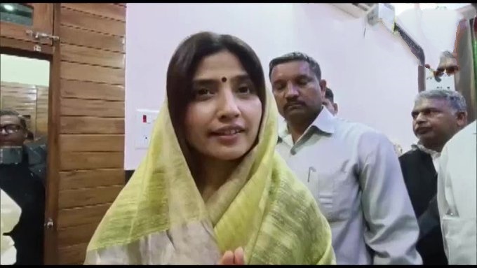 sp candidate dimple yadav