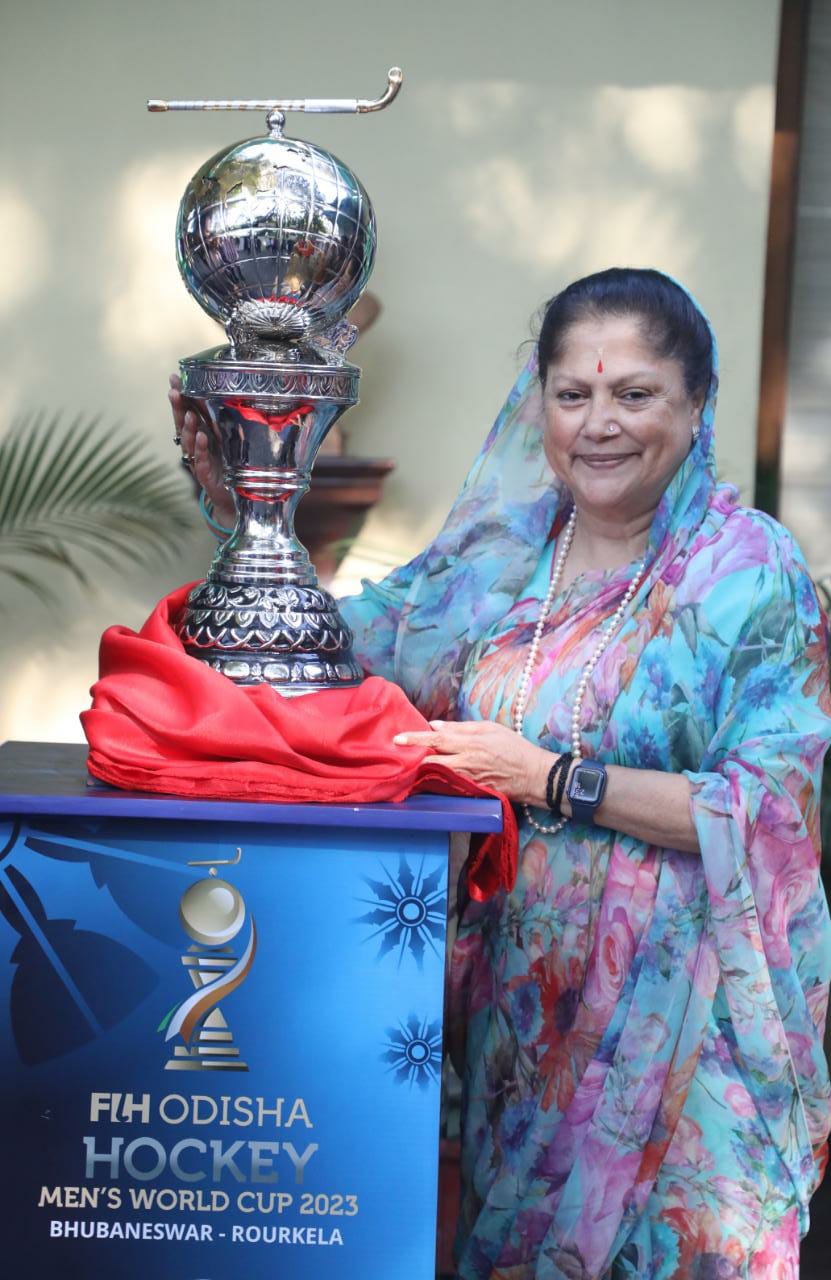 Sports Minister Yashodhara Raje Scindia with trophy