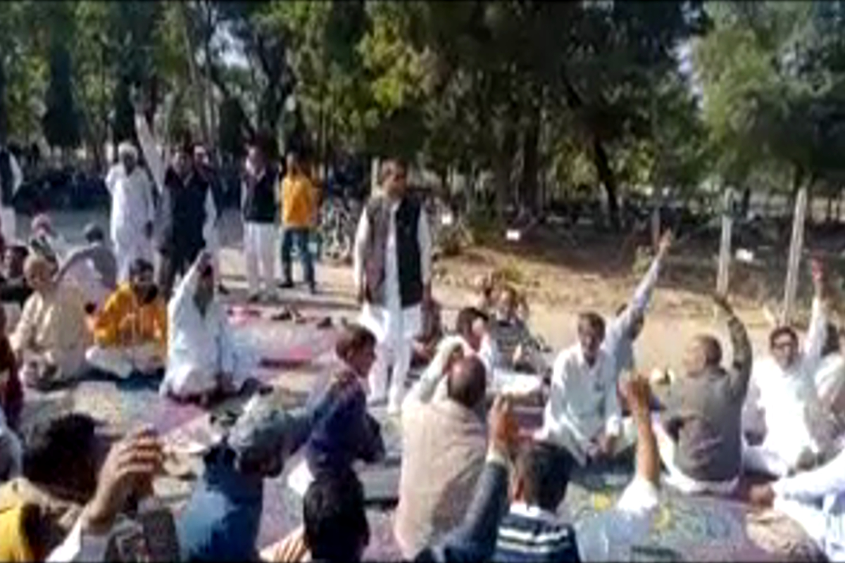 Villagers protest in Chautala of Sirsa