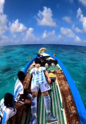 messi cutout in ocean