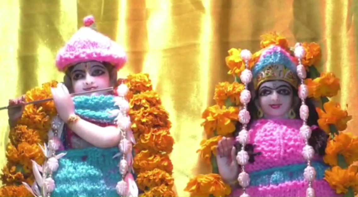 Devotees cover idols in Kashi Dham