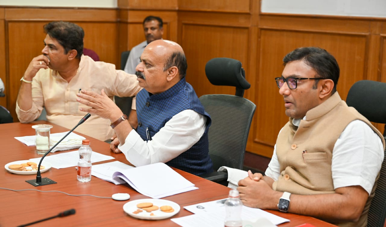 CM meeting with officials