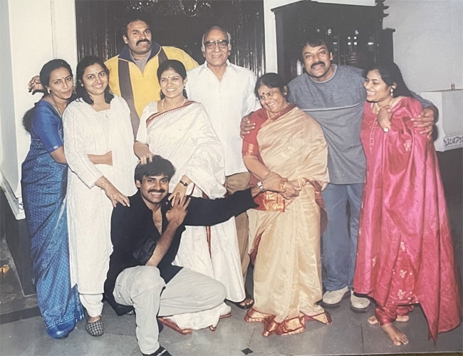 Chrianjeevi rare pic of family