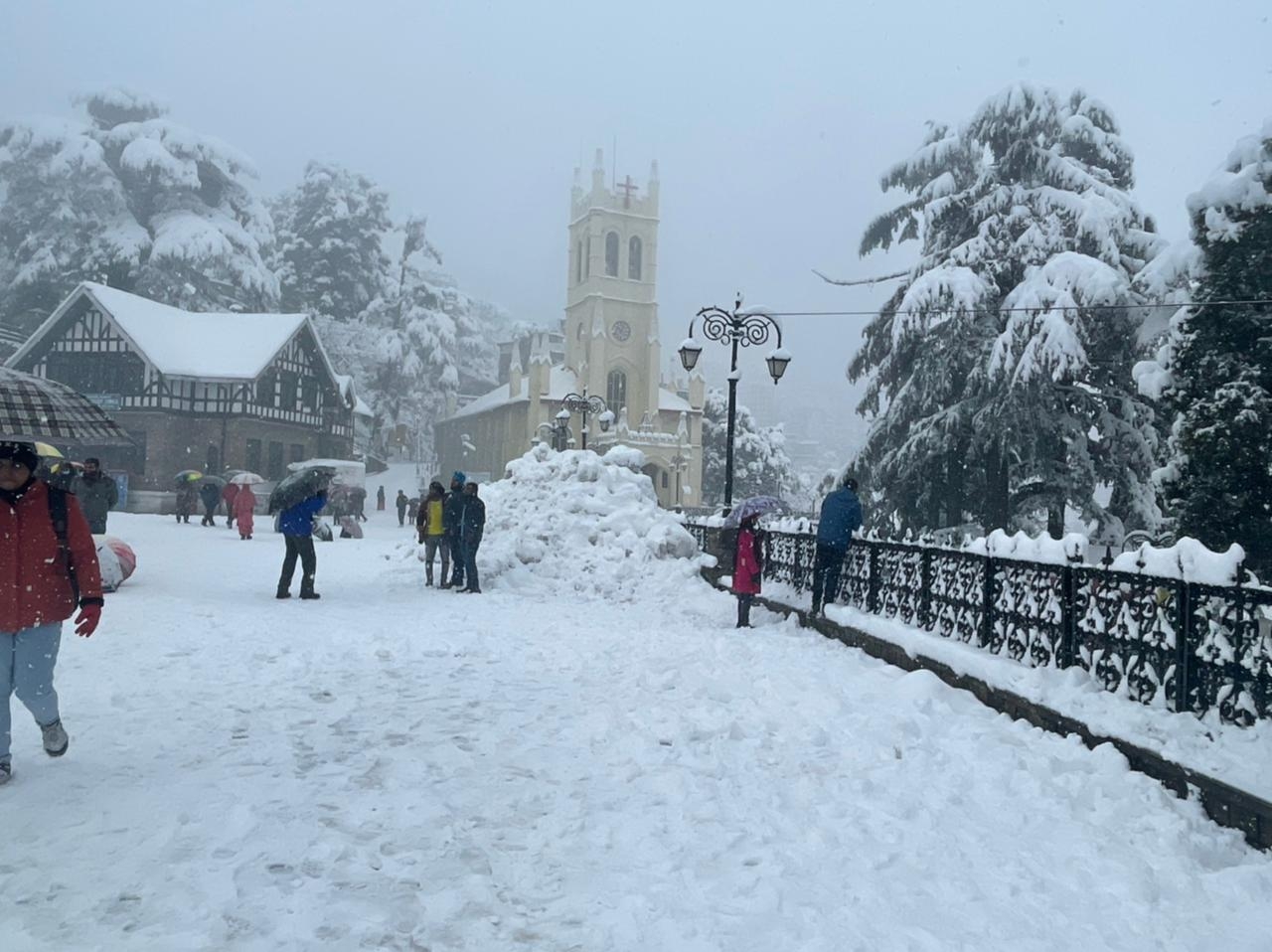 Crowd of tourists in Shimla on Christmas