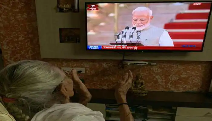 વડાપ્રધાન નરેન્દ્ર મોદીની સપથ વિધિ TV પર નિહાળી