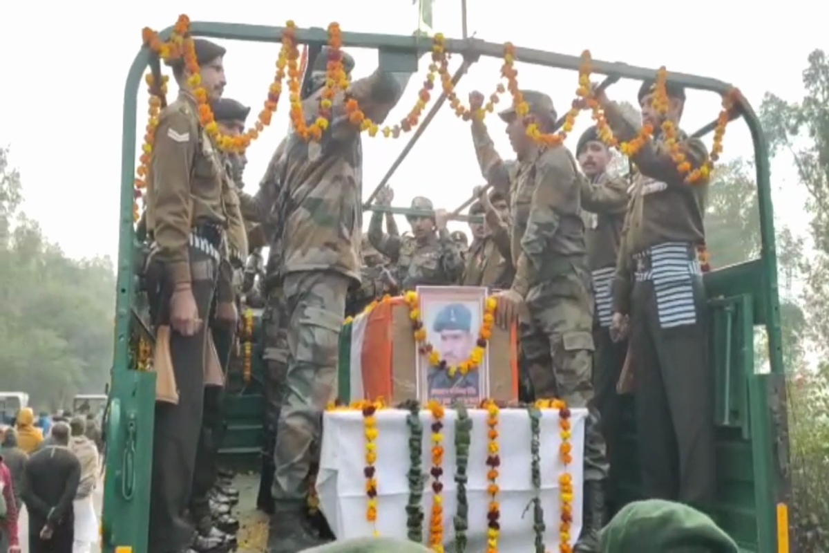 Last rites of Martyr Jogendra Singh in Rohtak