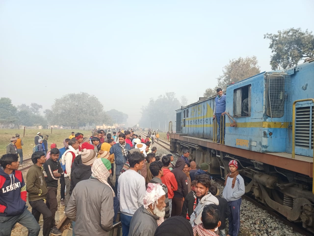 trains came on same track in uttarpradesh