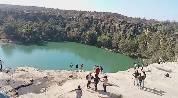 shivpuri pawa waterfall