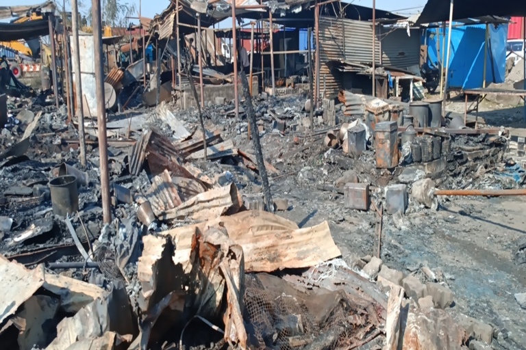 20 shops burn down at Uran