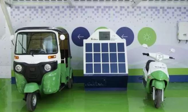 Electric Vehicle में बैटरी स्वैपिंग बैठक