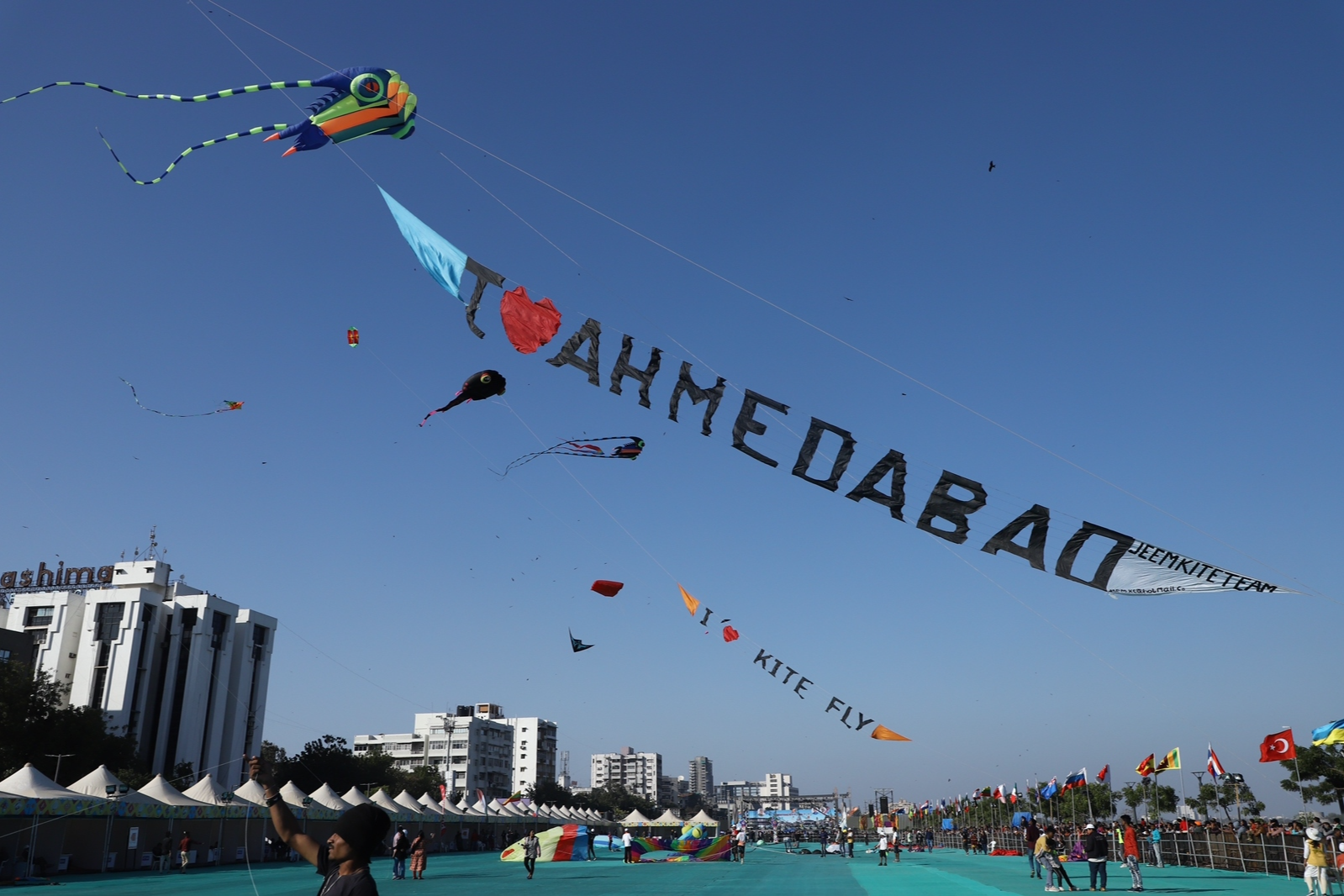 Vibrant skyline in Ahmedabad today as International Kite Festival kicks  off, international kite festival 2023