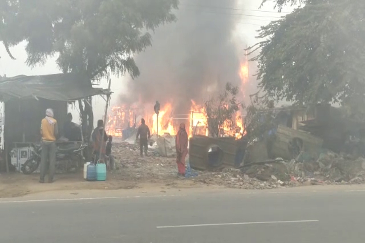 fire in slum in rewari