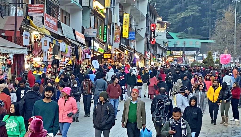 Tourists in Manali.